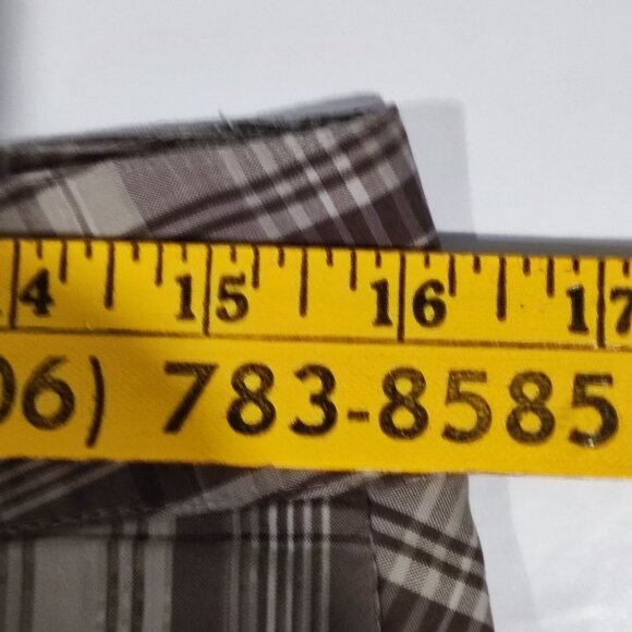 Columbia Titanium lightweight short light brown plaid women's size 8 - Picture 11 of 13